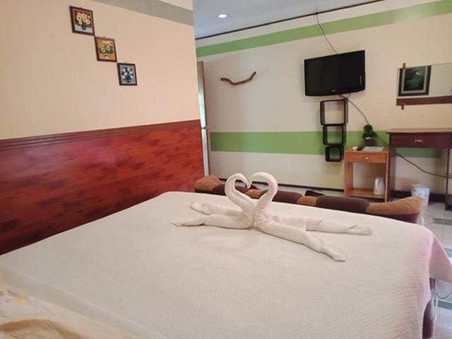 Four Seasons Seaview Hotel El Nido Bagian luar foto